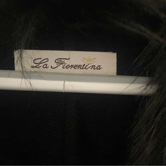 NEW La Fiorentina Black Faux Fur Trim Ruana - Picture 11 of 11
